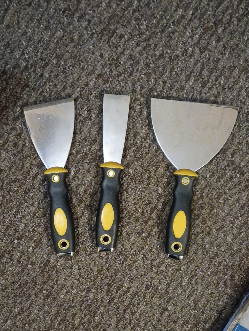 Brand New (No Tags) Black and Yellow Putty Knife Set - 3 Piece